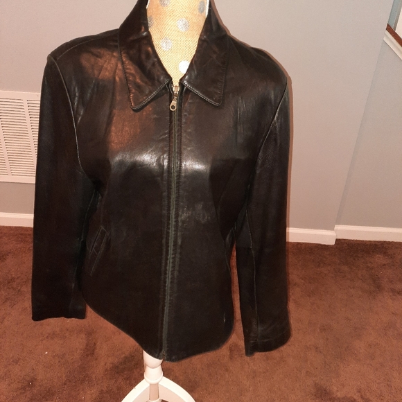Wonen's Black Leather Jacket - Picture 3 of 4